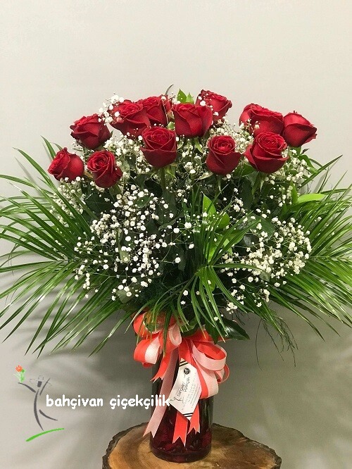 Vazoda 17 Adet Gül